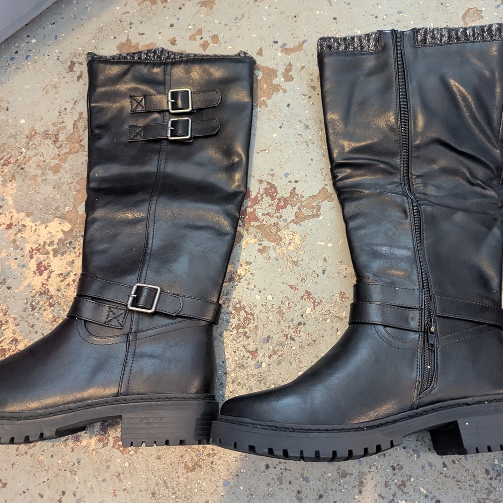 JustFab  Women’s Noel Flat Boots Size 9 New with out box
